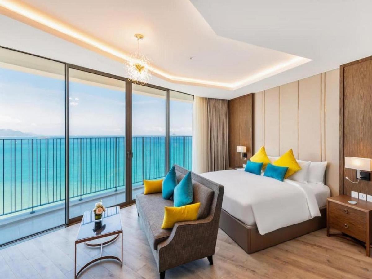 Panorama Lyn Beachfront Apartment Нячанг Екстер'єр фото