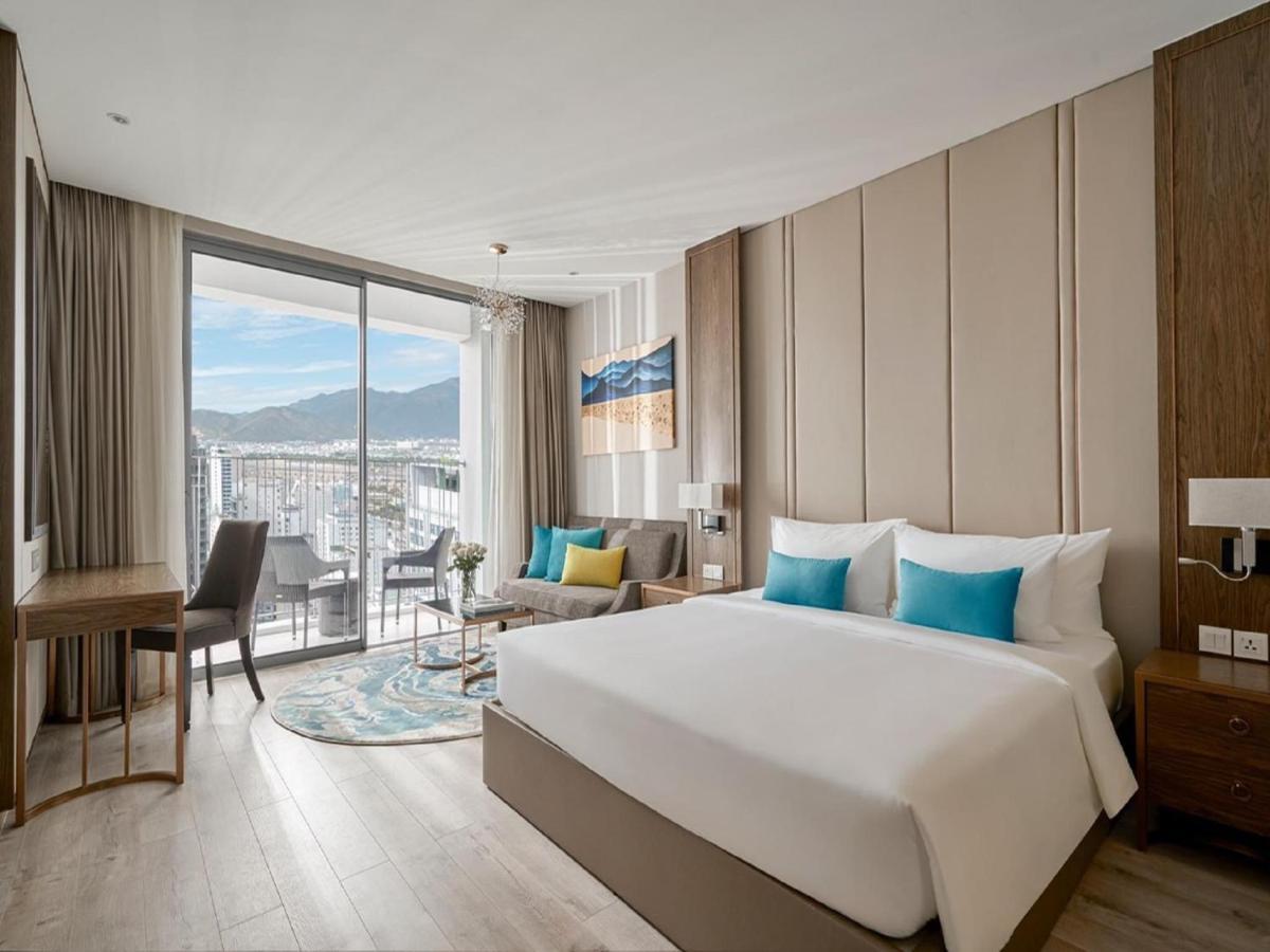 Panorama Lyn Beachfront Apartment Нячанг Екстер'єр фото