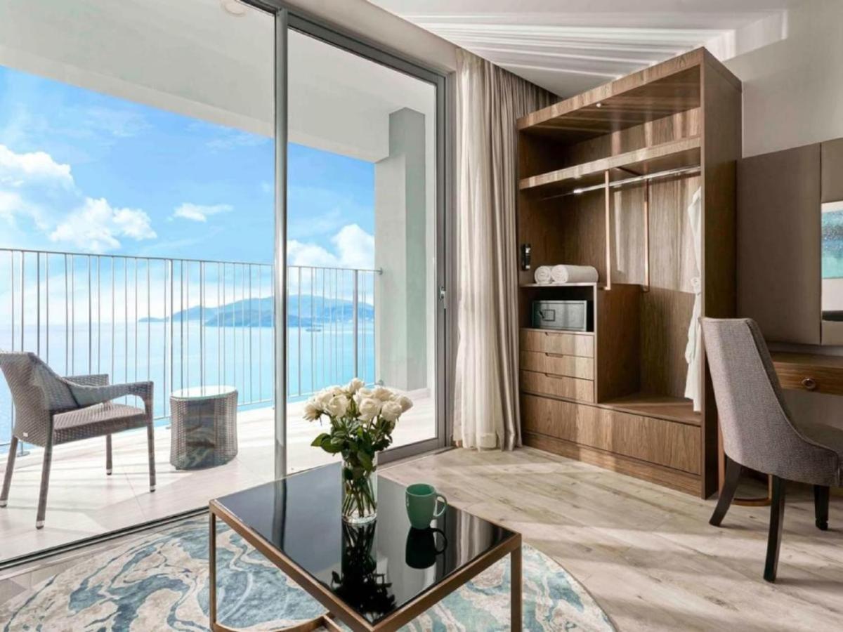 Panorama Lyn Beachfront Apartment Нячанг Екстер'єр фото