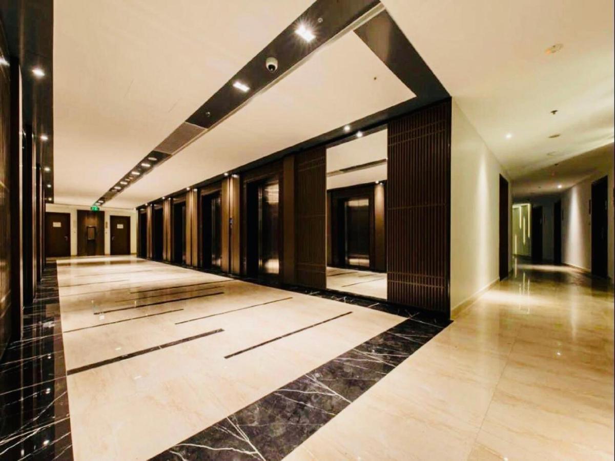 Panorama Lyn Beachfront Apartment Нячанг Екстер'єр фото