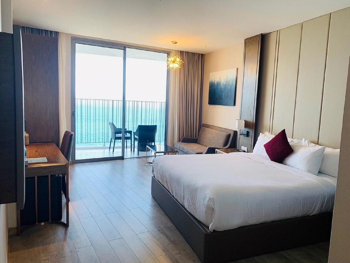 Panorama Lyn Beachfront Apartment Нячанг Екстер'єр фото